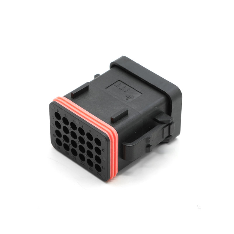 132015-0075 Conector automotriz de 24 vías (masculino)