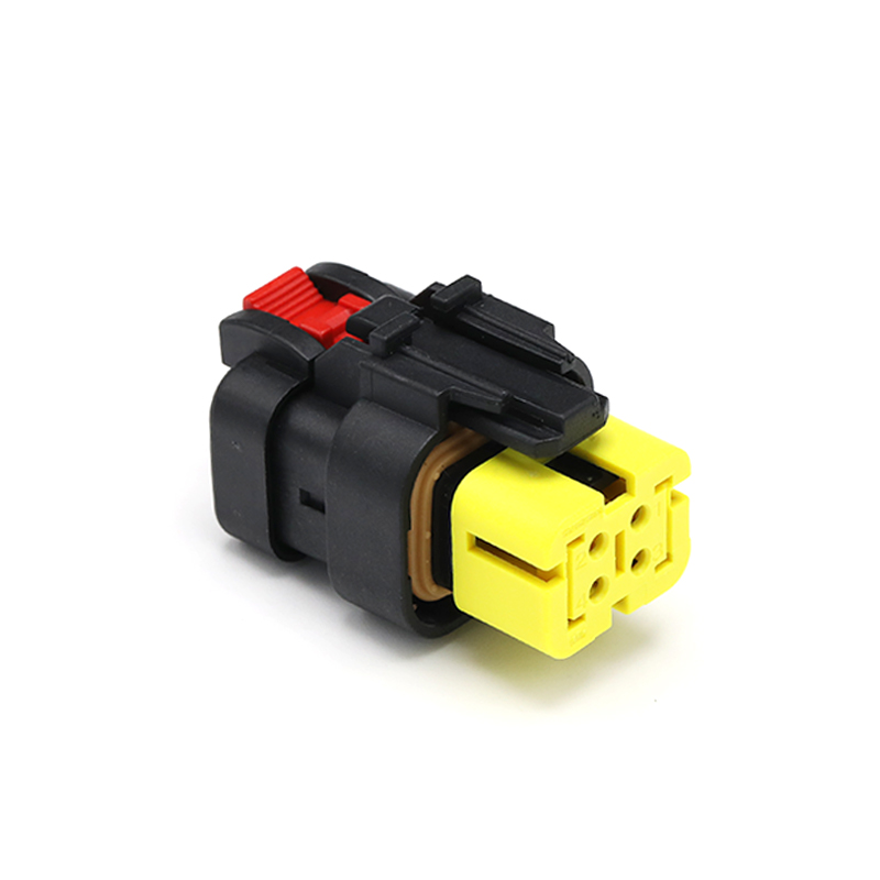 776487-3 Conector automotriz de 4 vías (masculino)