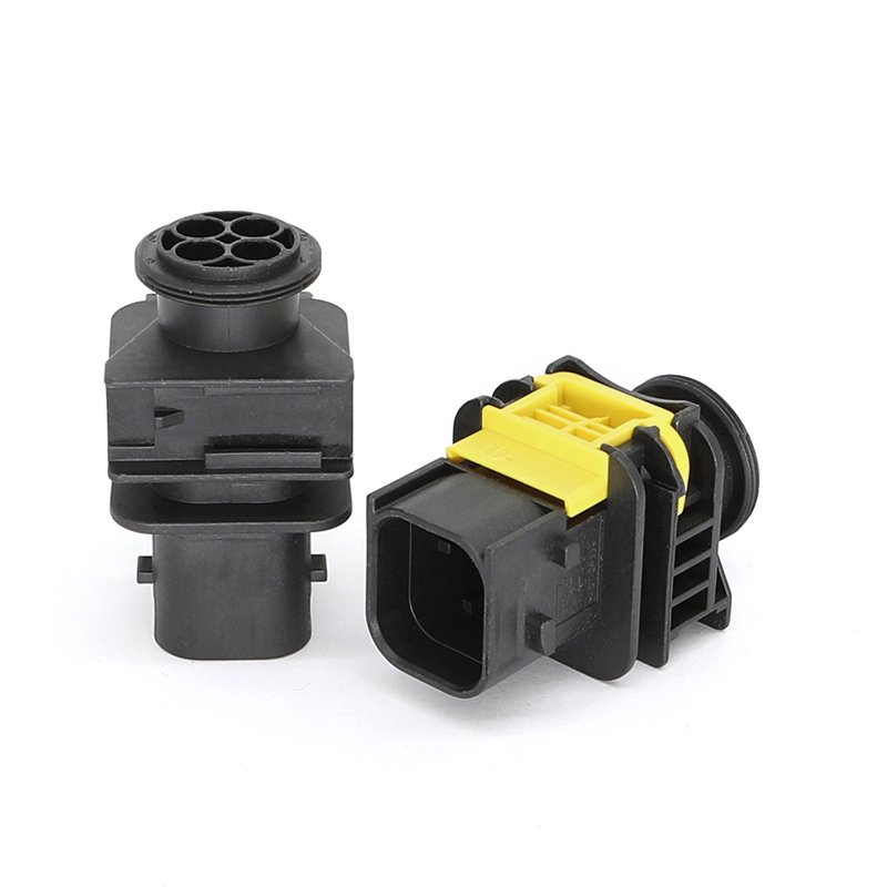 1-1703818-1 Conector automotriz de enchufe de 4 vías (macho)